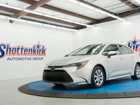 Used 2024 Toyota Corolla LE image 1