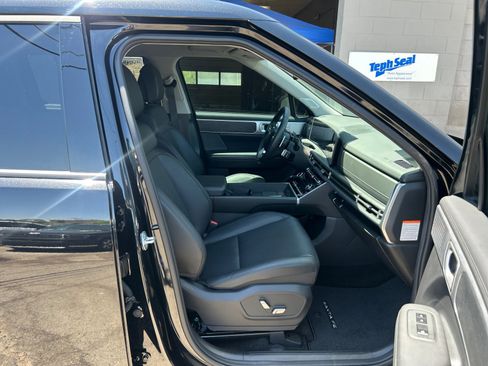 Certified 2025 Hyundai Santa Fe Limited FWD image 32