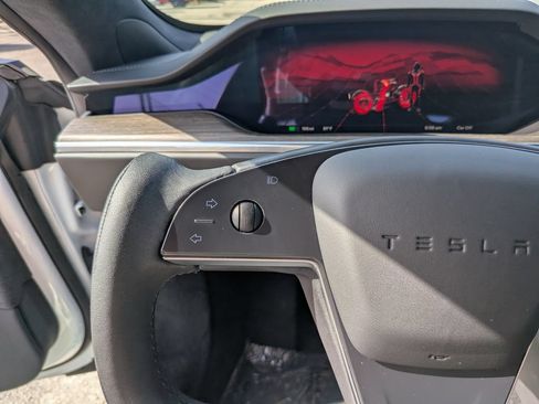 Used 2022 Tesla Model S AWD/4WD image 26