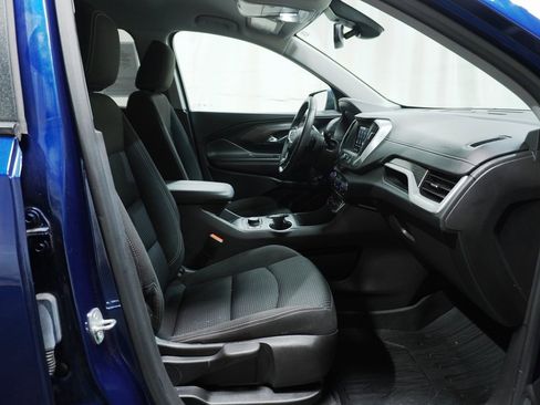 Used 2023 GMC Terrain SLE w/ Driver Convenience Package image 11