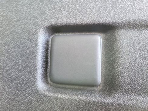 Used 2024 Chevrolet Suburban LT image 8