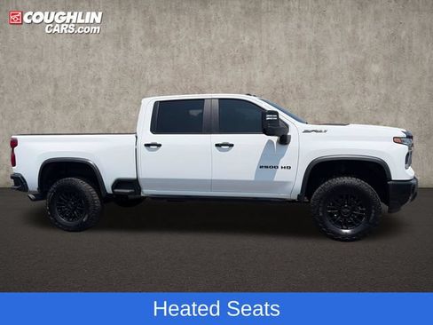 Used 2024 Chevrolet Silverado 2500 ZR2 w/ Technology Package AWD/4WD image 9