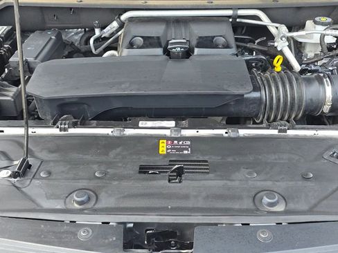 Used 2023 Chevrolet Colorado Trail Boss w/ Technology Package AWD/4WD image 12