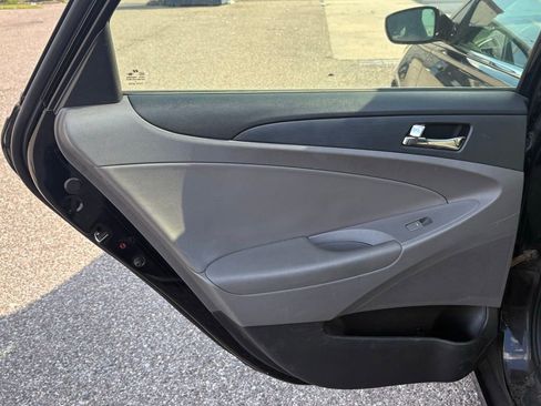 Used 2011 Hyundai Sonata GLS image 12