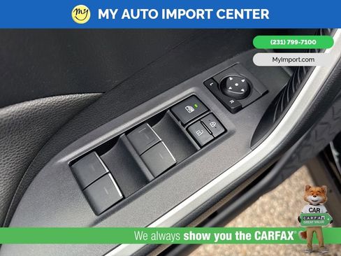 Used 2024 Toyota RAV4 SE w/ Convenience Package image 11