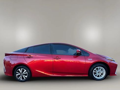 Used 2018 Toyota Prius Prime Premium FWD image 15