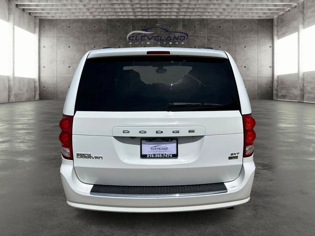 Used 2017 Dodge Grand Caravan SXT FWD image 4