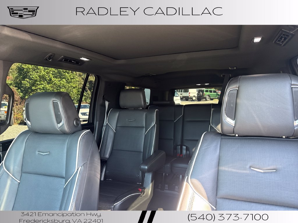Used 2022 Cadillac Escalade ESV Sport AWD/4WD image 2