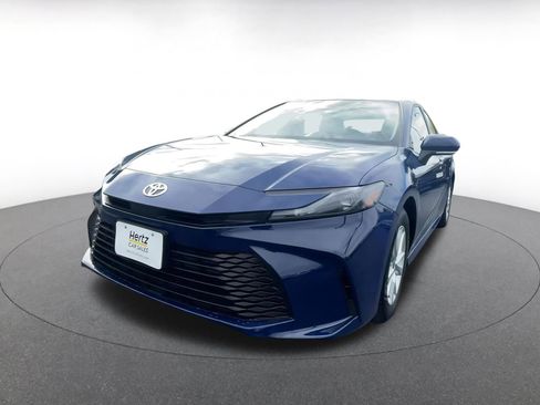 Used 2025 Toyota Camry LE image 7