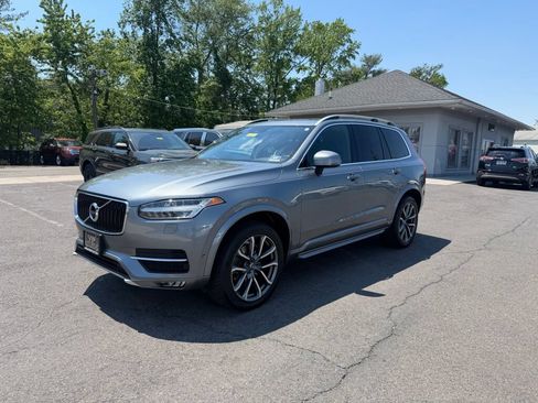 Used 2017 Volvo XC90 T6 Momentum w/ Vision Package AWD/4WD image 4