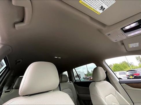 New 2025 Volkswagen Atlas SE image 25