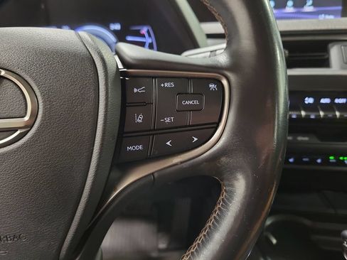 Used 2019 Lexus UX 250h AWD/4WD image 27