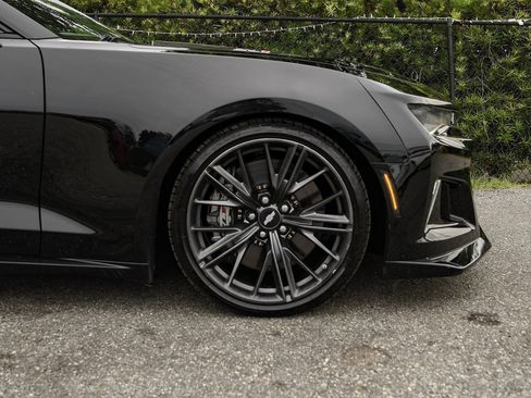 Used 2017 Chevrolet Camaro ZL1 RWD image 7