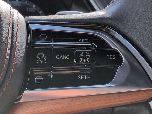 Certified 2025 Jeep Grand Cherokee Summit w/ Obsidian Package image 21