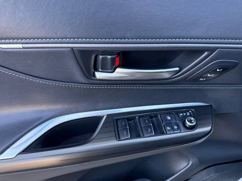 Used 2024 Toyota Venza Nightshade image 11