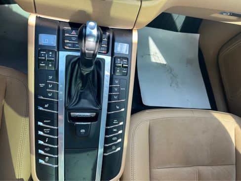 Used 2018 Porsche Macan image 20