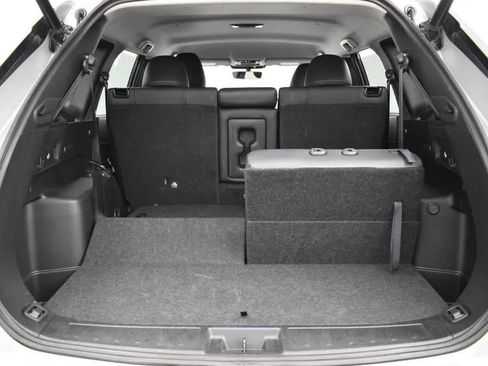 Used 2025 Mitsubishi Outlander SE image 16