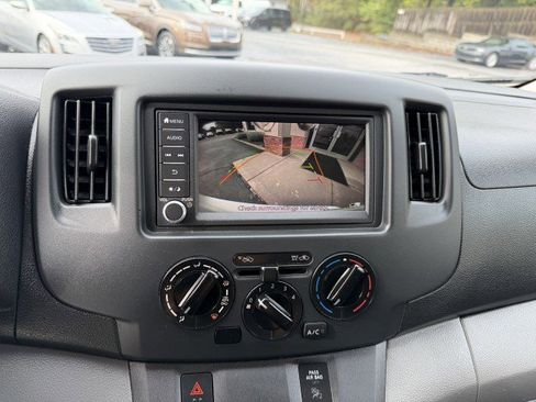 Used 2021 Nissan NV200 S image 8