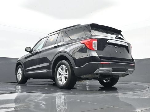 Used 2023 Ford Explorer XLT w/ Equipment Group 202A AWD/4WD image 26
