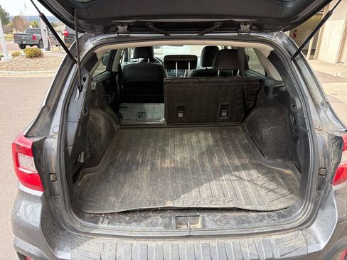 Used 2018 Subaru Outback 2.5i Limited image 25