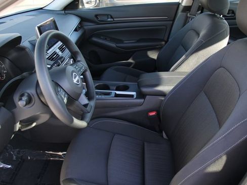 Certified 2025 Nissan Altima 2.5 S FWD image 14