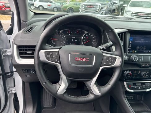 Used 2024 GMC Terrain SLT AWD/4WD image 12