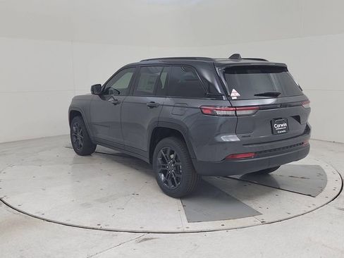 New 2025 Jeep Grand Cherokee Limited image 11