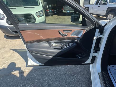 Used 2015 Mercedes-Benz S 550 Sedan image 11