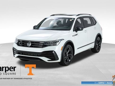 Used 2023 Volkswagen Tiguan SE R-Line FWD image 1