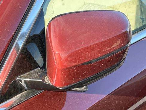 Used 2023 BMW 530e w/ Premium Package image 18