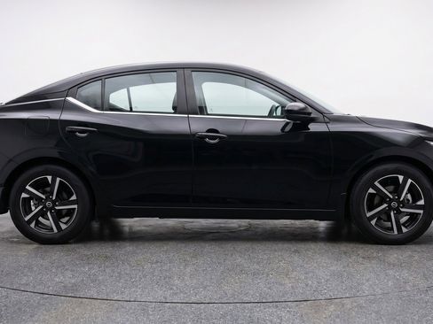 Used 2025 Nissan Sentra SV FWD image 11