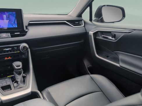 Used 2024 Toyota RAV4 XLE Premium image 37