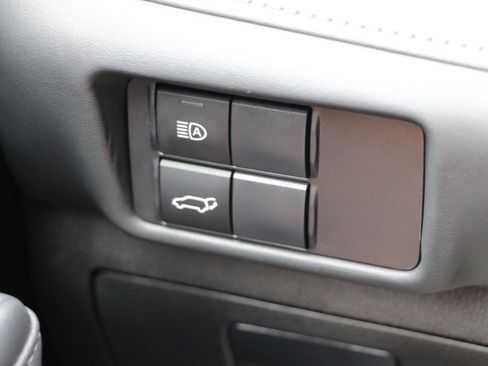 Used 2022 Toyota Highlander XLE AWD/4WD image 20