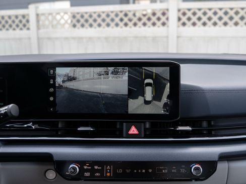 New 2026 Kia Carnival SX FWD image 17