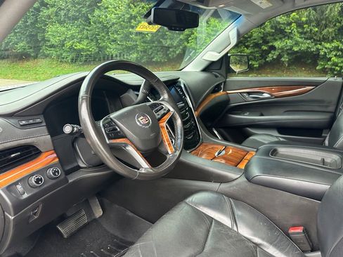 Used 2015 Cadillac Escalade Premium AWD/4WD image 9