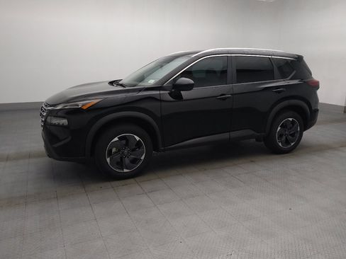 Used 2024 Nissan Rogue SV w/ SV Premium Package FWD image 2