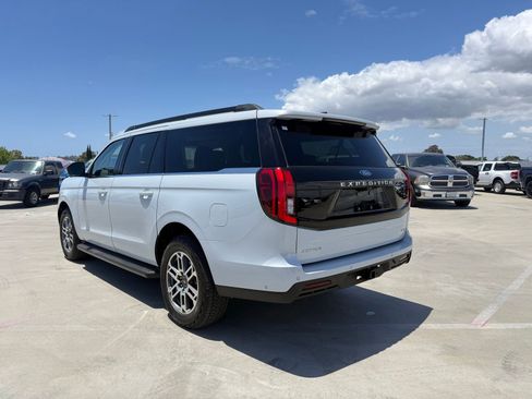 Used 2025 Ford Expedition Max Active AWD/4WD image 2