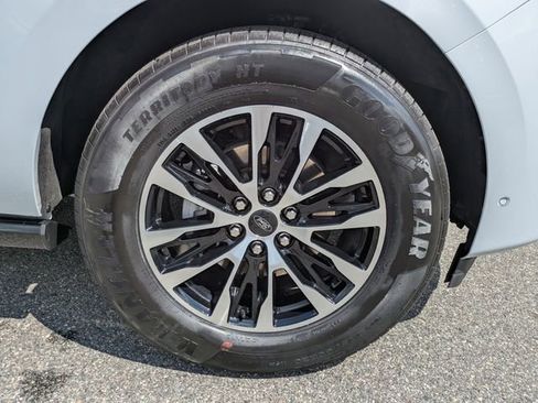 Certified 2025 Ford Expedition Max Platinum AWD/4WD image 11