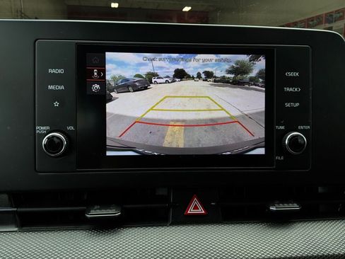 Used 2025 Kia Sportage LX FWD image 28
