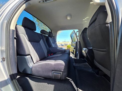 Used 2015 Toyota Tundra SR5 w/ SR5 Upgrade Package AWD/4WD image 16