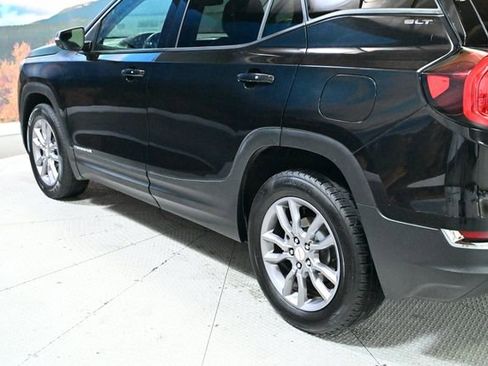 Used 2024 GMC Terrain SLT image 8