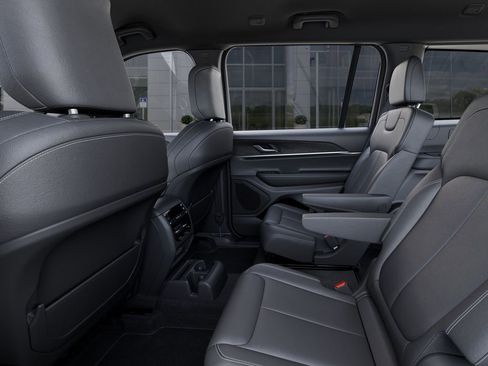 New 2025 Jeep Grand Cherokee L Limited image 24