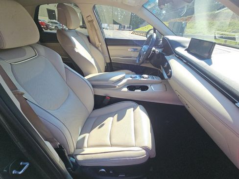 Used 2022 Genesis GV70 2.5T w/ Advanced Package AWD/4WD image 6