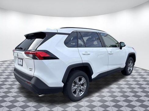 Used 2024 Toyota RAV4 XLE AWD/4WD image 7