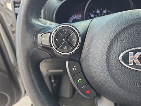 Used 2015 Kia Soul + image 20