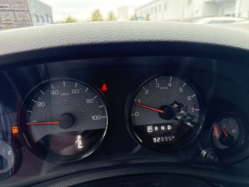 Used 2017 Jeep Wrangler Unlimited Sahara image 25