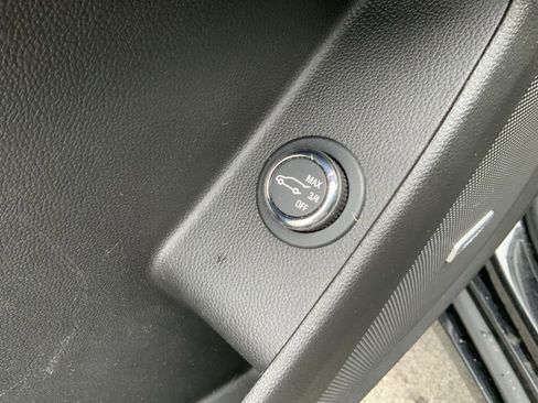 Used 2023 Chevrolet Traverse Premier w/ Redline Edition image 29