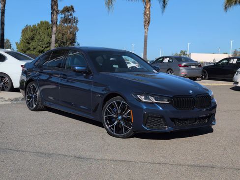 Used 2023 BMW 530e w/ M Sport Package image 2