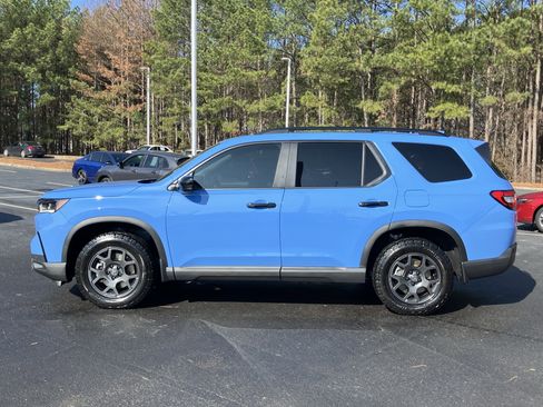 Used 2024 Honda Pilot TrailSport image 7