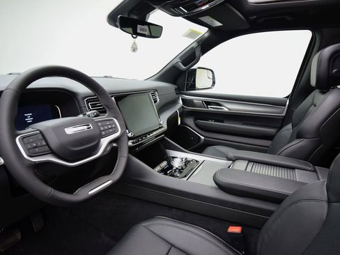New 2026 Jeep Grand Wagoneer 4WD image 34